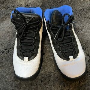 Men’s Jordan Blue Black White Sneakers Size 4Y